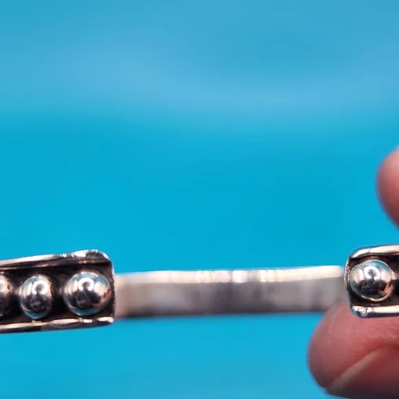 Elegant Silver Beaded Bracelet - Picture 3 of 6